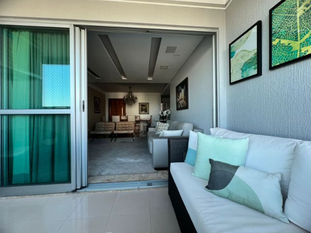 Apartamento com 294m² 4 quartos e 5 banheiros, à venda, no bairro Santa Fé em Campo Grande