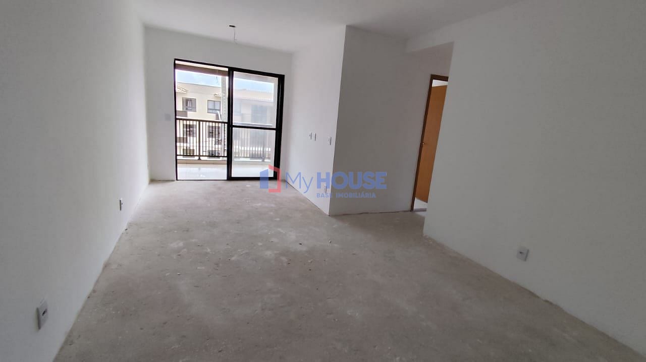 Apartamento à venda com 3 quartos, 70m² - Foto 2