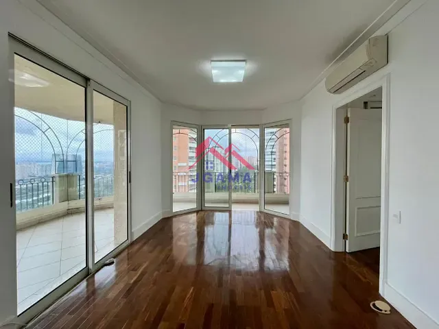 Apartamento 4 quartos e 6 banheiros, à venda ou para alugar, no bairro Jardim Fonte do Morumbi em São Paulo