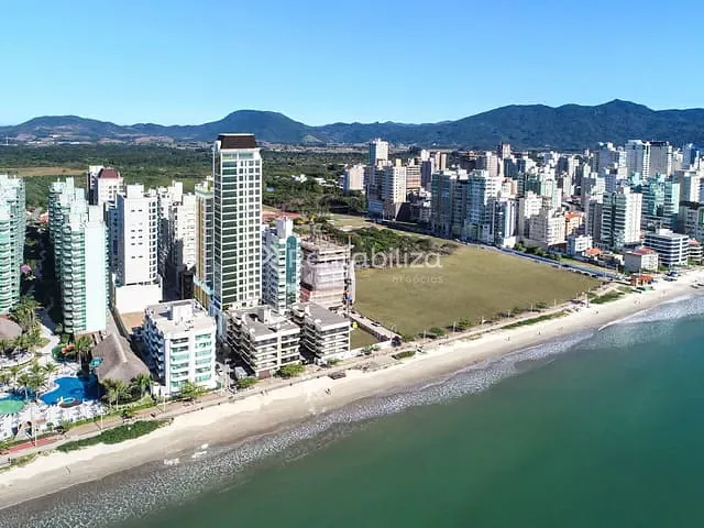 Apartamento com 307m² 4 quartos e 1 banheiro, à venda, no bairro Meia Praia em Itapema