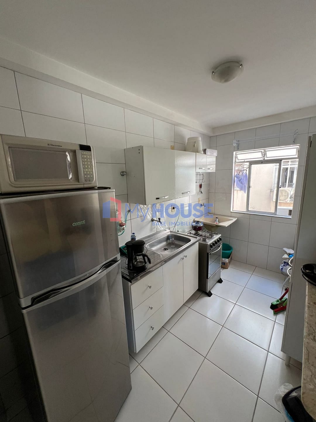 Apartamento à venda com 2 quartos, 65m² - Foto 3
