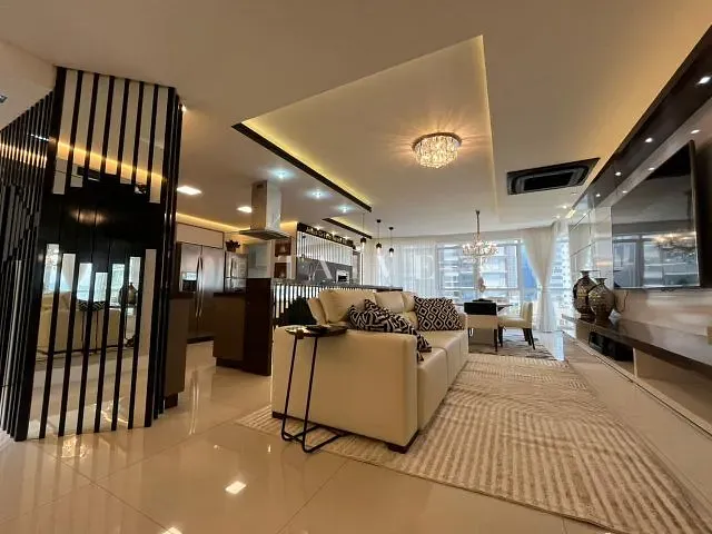Apartamento com 308m² 4 quartos e 5 banheiros, à venda, no bairro Meia Praia em Itapema