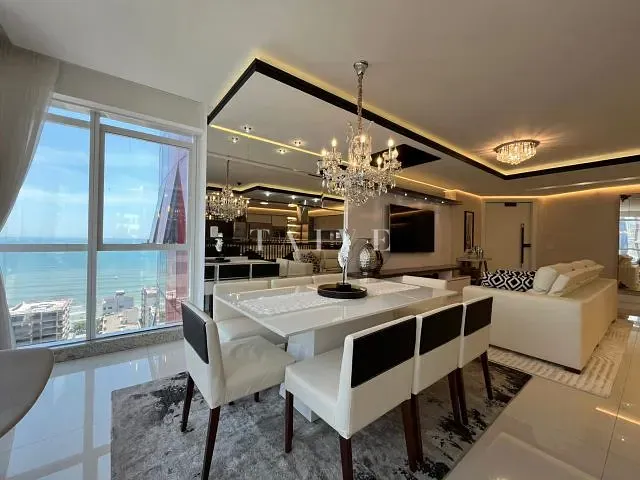 Apartamento com 308m² 4 quartos e 5 banheiros, à venda, no bairro Meia Praia em Itapema