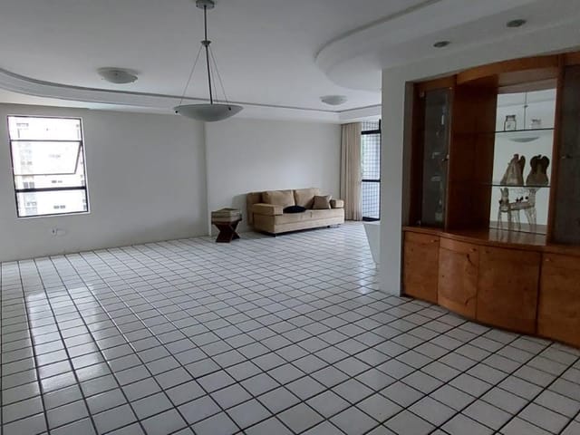 Foto do Apartamento - Apartamento à venda com 230m², 4 dormitórios, sendo 3 suites e 2 vagas de garagem no Edf. Taurus, Parnamirim, Recife, PE. | Tânia Macêdo Imóveis