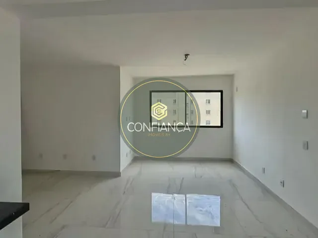Apartamento 3 quartos e 2 banheiros, à venda, no bairro Santa Cruz em Belo Horizonte
