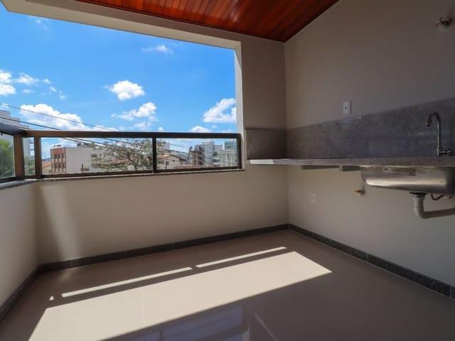 Apartamento 2 quartos e 2 banheiros, à venda, no bairro Santa Helena em Juiz de Fora