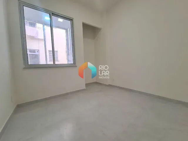 Apartamento com 35m² 1 quarto e 1 banheiro, à venda, no bairro Catete em Rio de Janeiro
