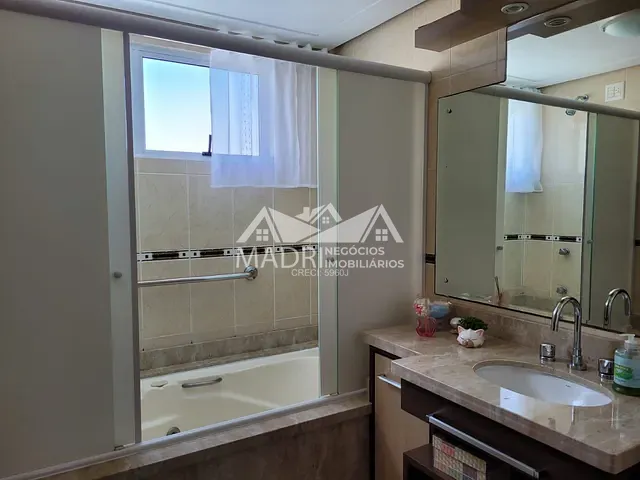 Apartamento 4 quartos e 3 banheiros, à venda, no bairro Campinas em São José