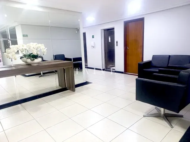 Apartamento com 237m² 5 quartos e 2 banheiros, à venda, no bairro Centro em Londrina