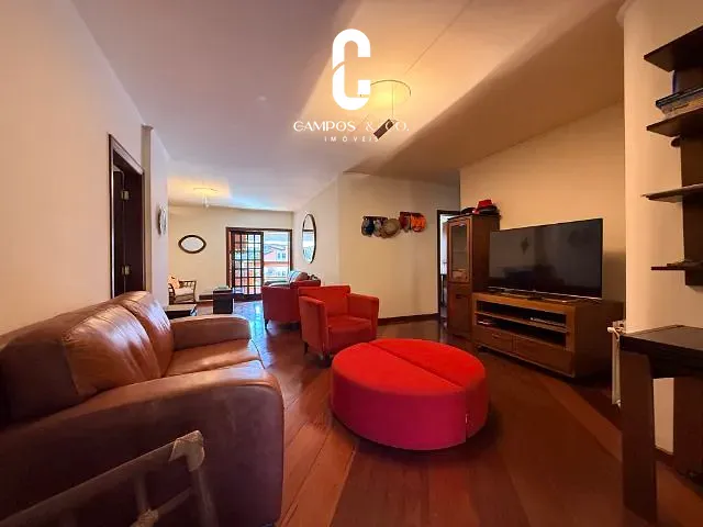 Apartamento 3 quartos e 3 banheiros, à venda ou para alugar, no bairro Vila Capivari em Campos do Jordão