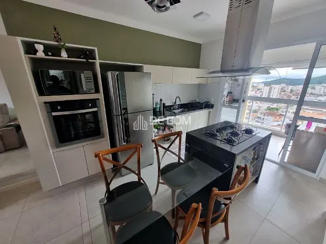 Apartamento com 120m² 3 quartos e 2 banheiros, para alugar, no bairro Jardim Country Club em Poços de Caldas