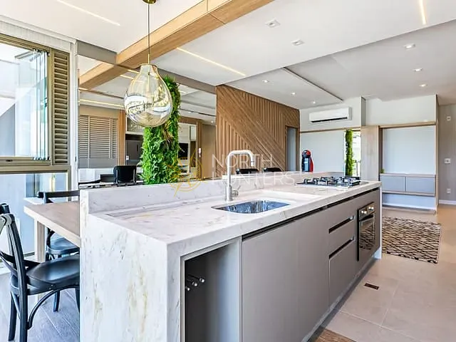 Apartamento com 131m² 2 quartos e 3 banheiros, para alugar, no bairro Jurerê Internacional em Florianópolis