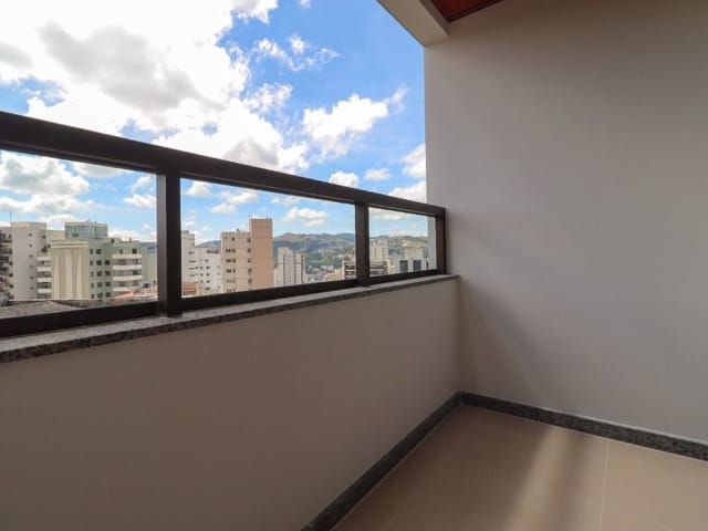 Apartamento 2 quartos e 2 banheiros, à venda, no bairro Santa Helena em Juiz de Fora