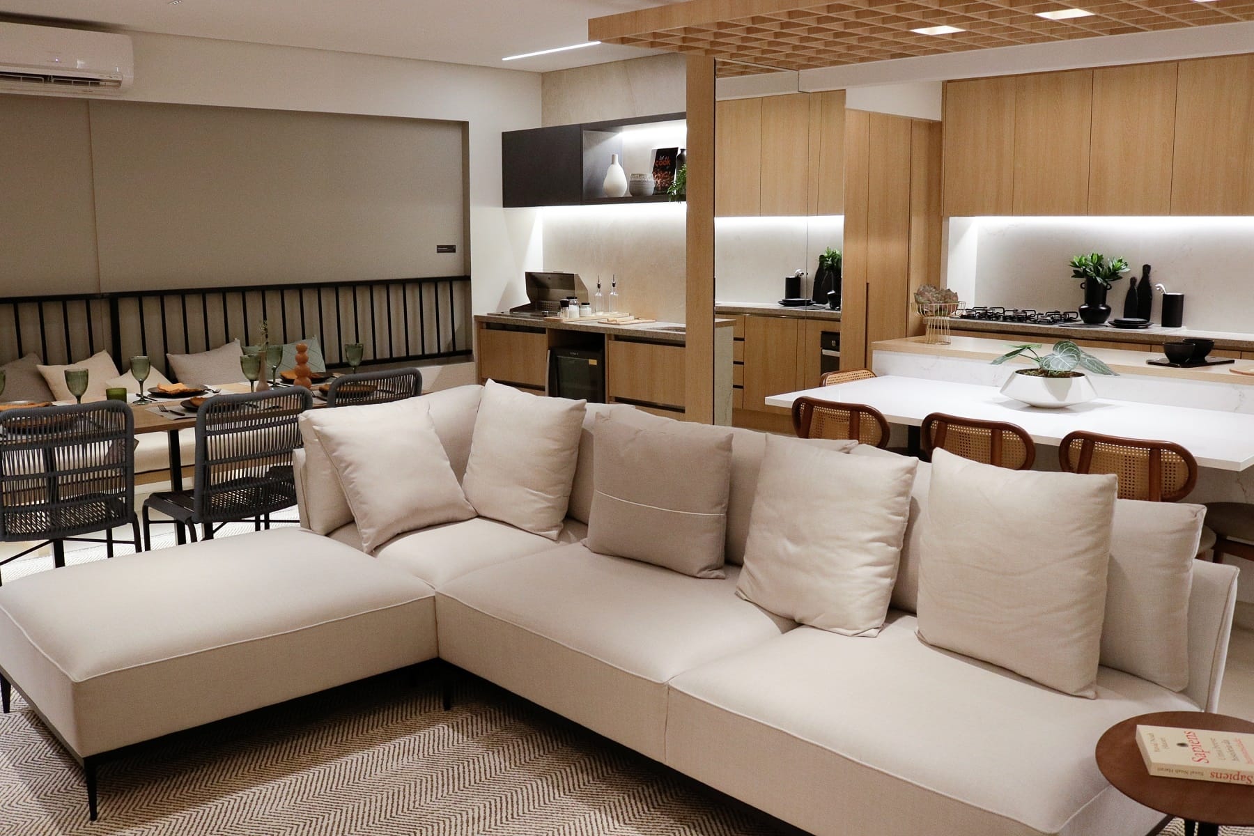 Apartamento à venda com 3 quartos, 119m² - Foto 35