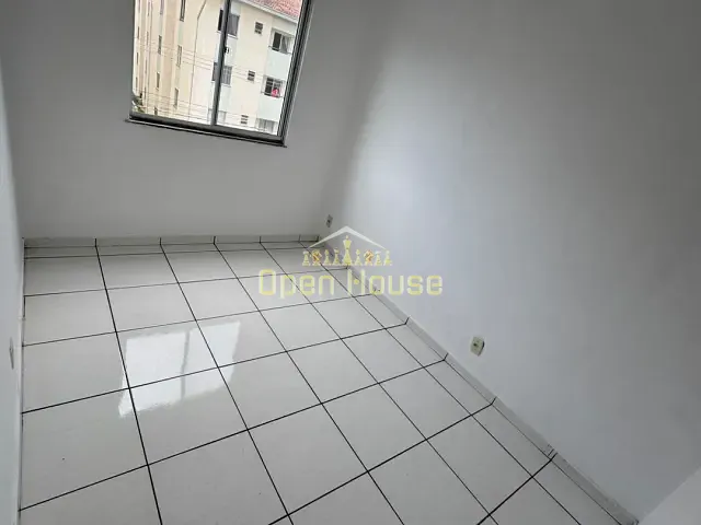 Apartamento 2 quartos e 2 banheiros, para alugar, no bairro Roma em Volta Redonda