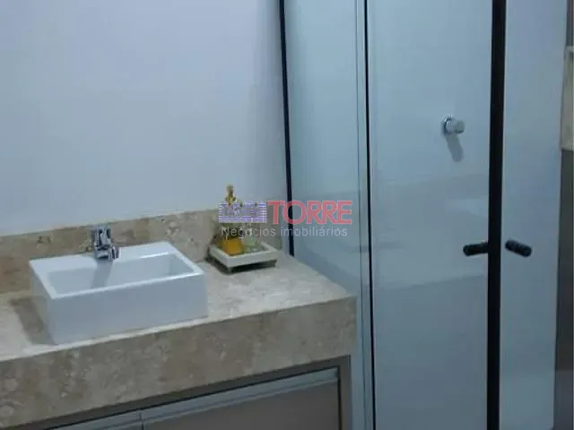 Casa 2 quartos e 2 banheiros, à venda, no bairro Nossa Senhora da Vitória em Ilhéus
