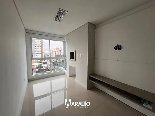 Apartamento 2 quartos e 1 banheiro, para alugar, no bairro Vila Operária em Itajaí