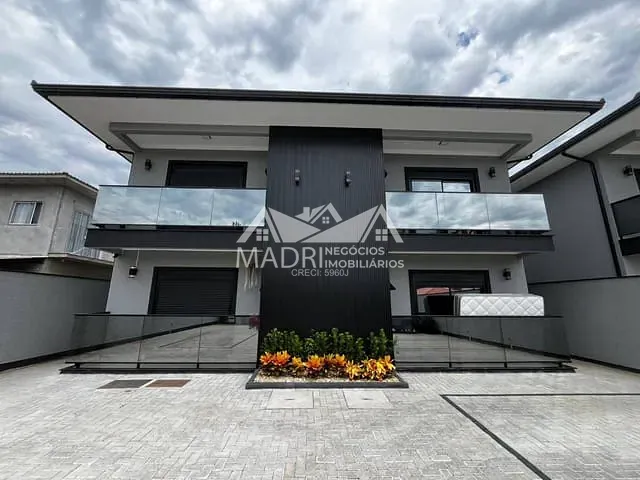 Apartamento com 96m² 3 quartos e 2 banheiros, para alugar, no bairro Aririú em Palhoça
