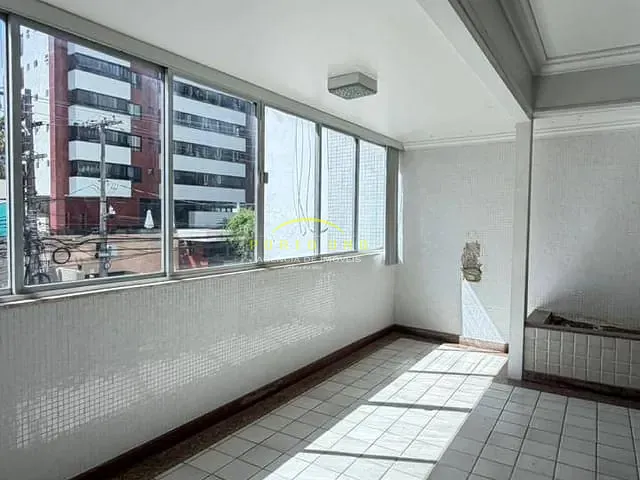 Apartamento com 232m² 4 quartos e 3 banheiros, à venda, no bairro Graça em Salvador