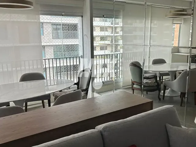 Apartamento 2 quartos e 2 banheiros, à venda ou para alugar, no bairro Vila Uberabinha em São Paulo