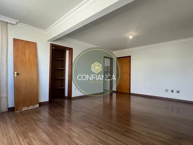 Apartamento 4 quartos e 3 banheiros, à venda, no bairro Sagrada Família em Belo Horizonte