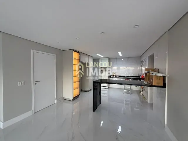 Apartamento com 175m² 3 quartos e 5 banheiros, para alugar, no bairro Anhangabaú em Jundiaí