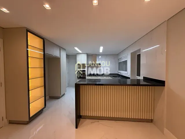 Apartamento com 175m² 3 quartos e 5 banheiros, para alugar, no bairro Anhangabaú em Jundiaí