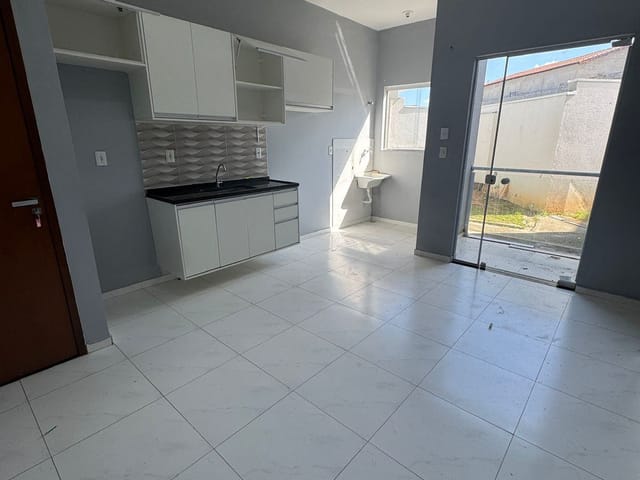 Apartamento 2 quartos e 1 banheiro, à venda, no bairro Recanto do Sol em Extrema