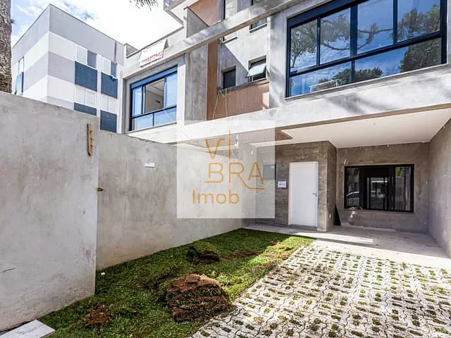 Sobrado 3 quartos e 5 banheiros, à venda, no bairro Água Verde em Curitiba