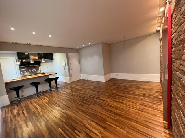 Foto do Apartamento - Apartamento  à   Venda com 2 dormitórios com 1 Suíte, 2 Vagas - Vila Mariana | Paulista Imóveis.