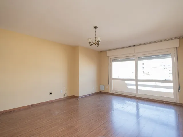 Apartamento com 118m² 3 quartos e 2 banheiros, para alugar, no bairro Centro em Pelotas