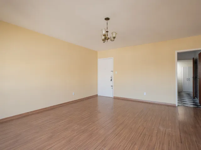 Apartamento com 118m² 3 quartos e 2 banheiros, para alugar, no bairro Centro em Pelotas