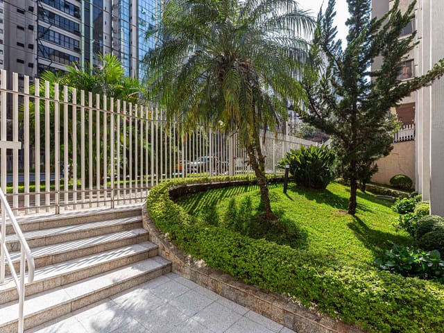 Apartamento com 235m² 4 quartos e 3 banheiros, à venda, no bairro Batel em Curitiba