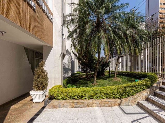Apartamento com 235m² 4 quartos e 3 banheiros, à venda, no bairro Batel em Curitiba