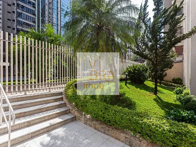 Apartamento com 235m² 4 quartos e 3 banheiros, à venda, no bairro Batel em Curitiba