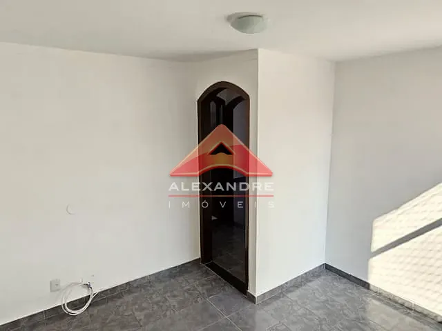 Apartamento com 90m² 2 quartos e 1 banheiro, para alugar, no bairro Vila Industrial em São José dos Campos