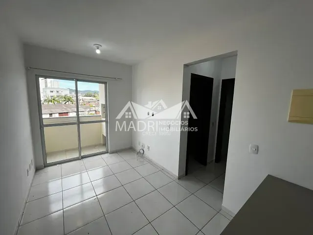 Apartamento 2 quartos e 1 banheiro, para alugar, no bairro Pagani em Palhoça