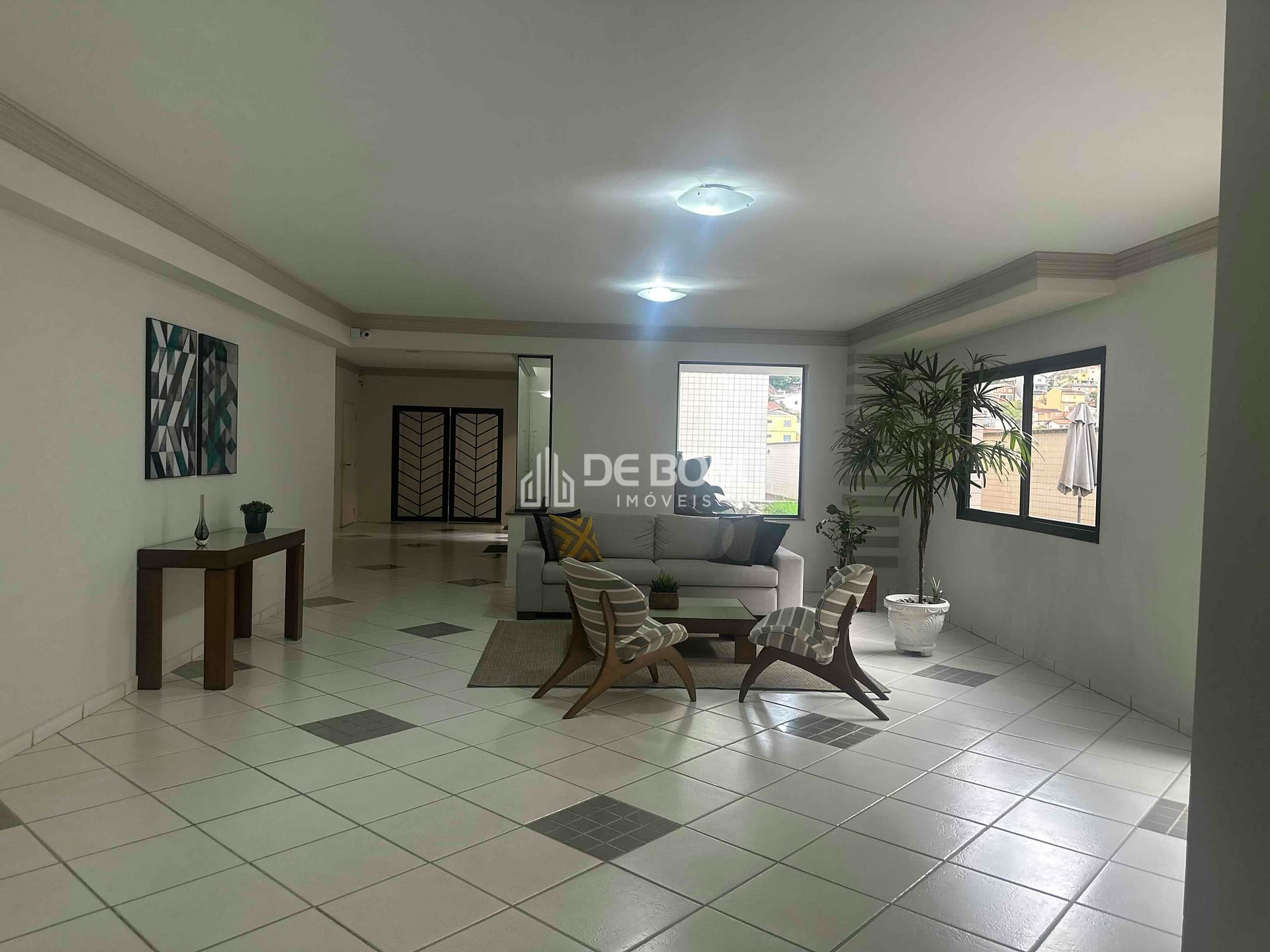 Apartamento à venda com 3 quartos, 115m² - Foto 1