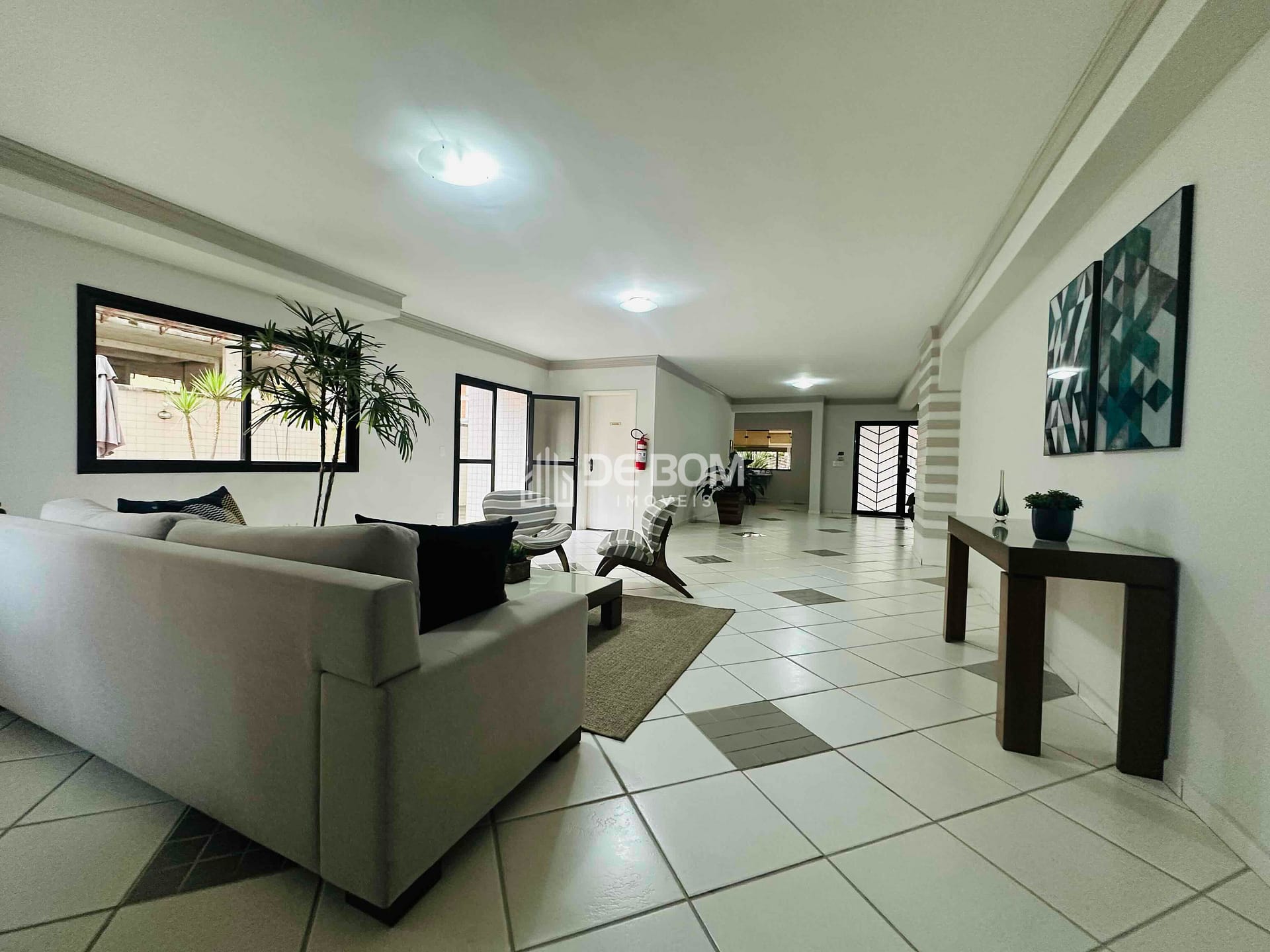 Apartamento à venda com 3 quartos, 115m² - Foto 3