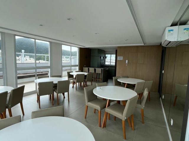 Apartamento 2 quartos e 3 banheiros, à venda, no bairro Ingleses do Rio Vermelho em Florianópolis