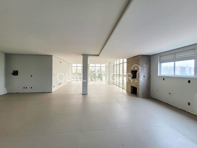 Apartamento 4 quartos e 4 banheiros, para alugar, no bairro Centro em Tubarão