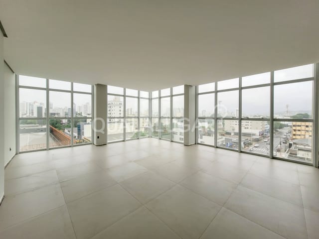 Apartamento 4 quartos e 4 banheiros, para alugar, no bairro Centro em Tubarão