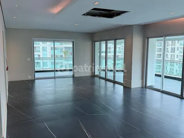 Apartamento com 431m² 4 quartos e 5 banheiros, à venda ou para alugar, no bairro Barra da Tijuca em Rio de Janeiro