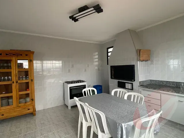 Apartamento com 190m² 4 quartos e 2 banheiros, à venda, no bairro Real em Praia Grande