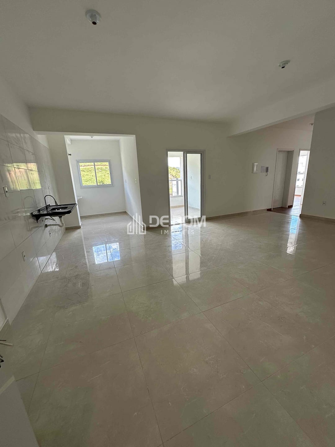 Apartamento à venda com 3 quartos, 99m² - Foto 4