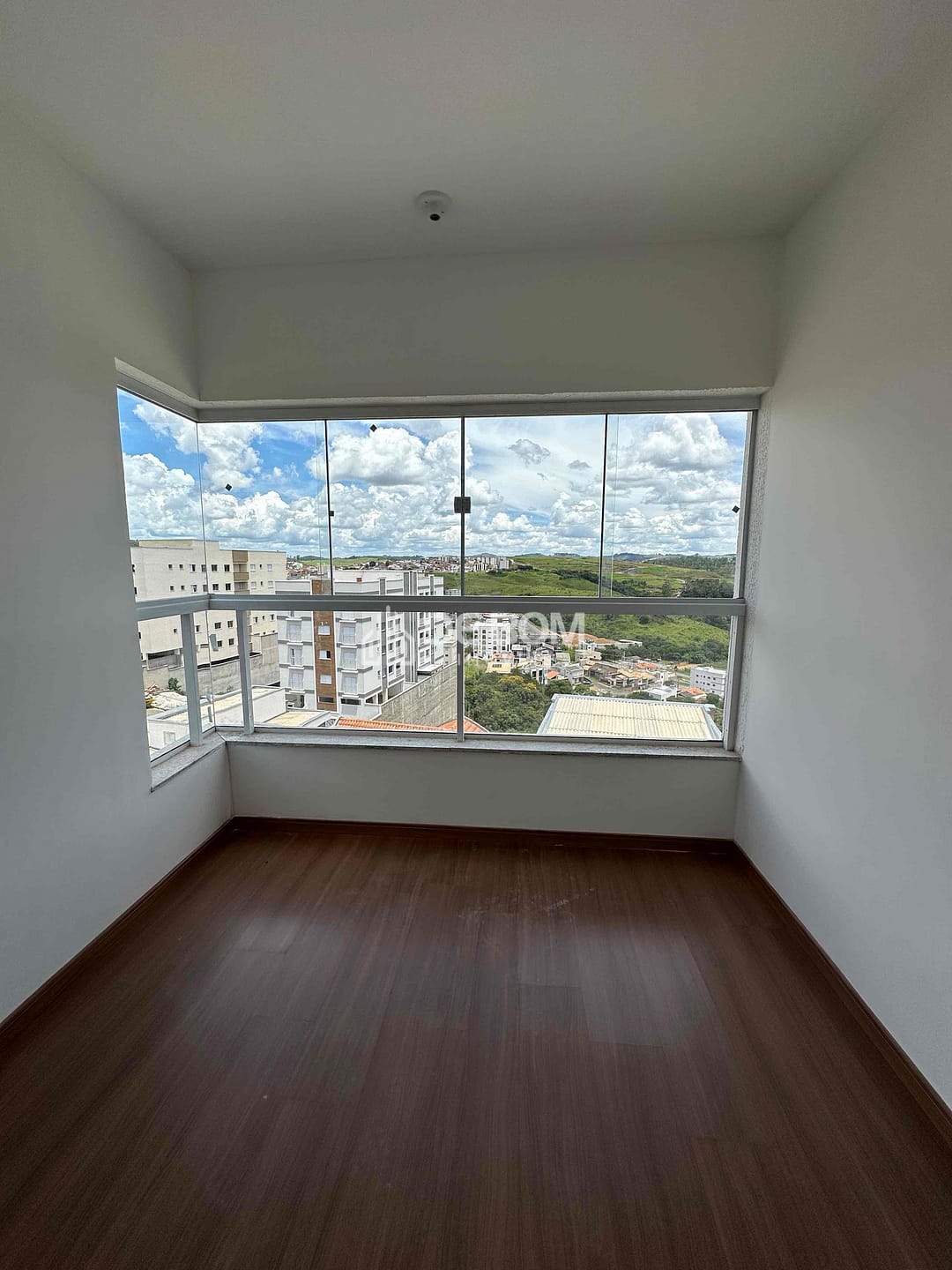 Apartamento à venda com 3 quartos, 99m² - Foto 3