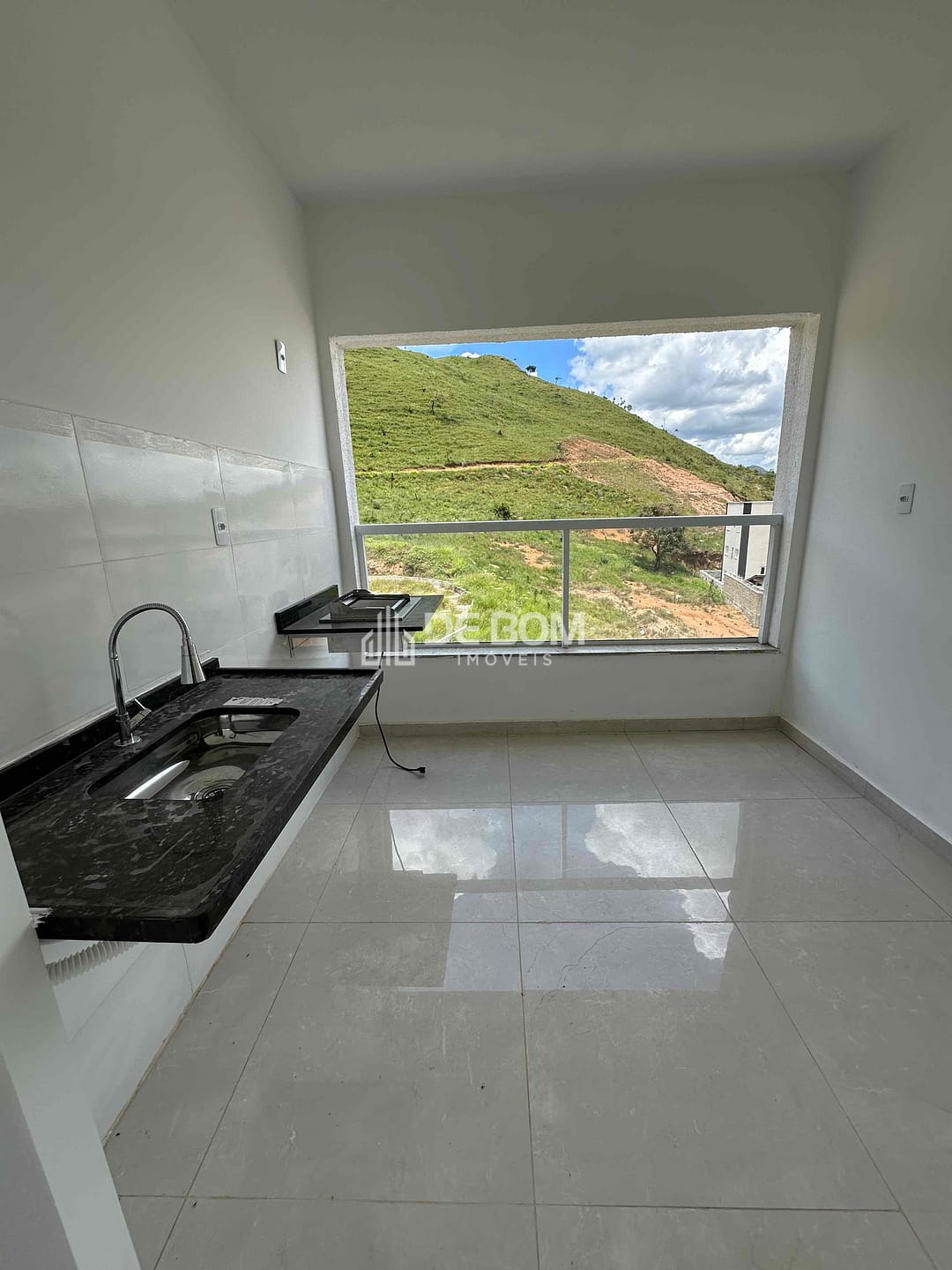 Apartamento à venda com 3 quartos, 99m² - Foto 1