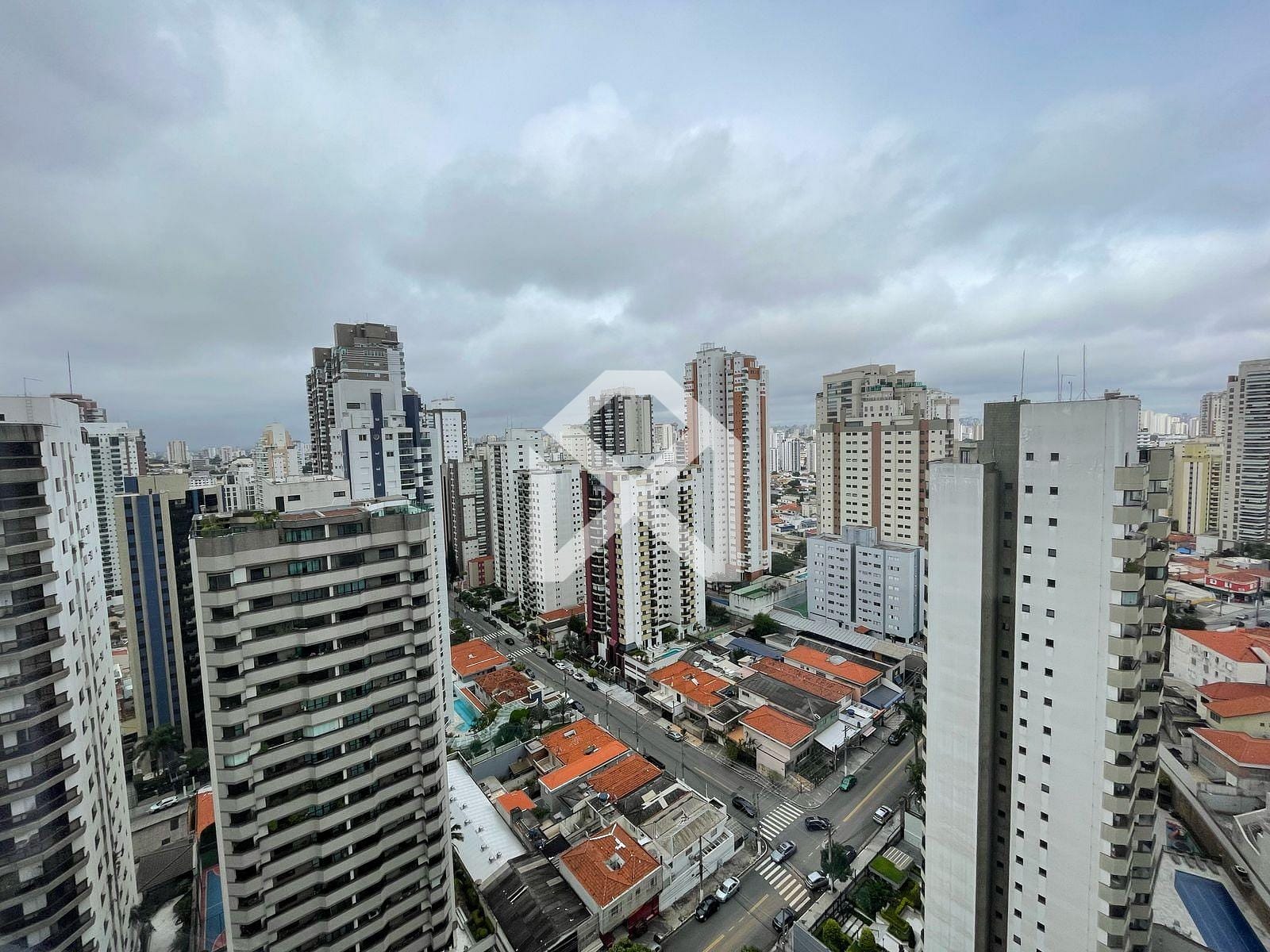 Apartamento para alugar com 2 quartos, 77m² - Foto 1