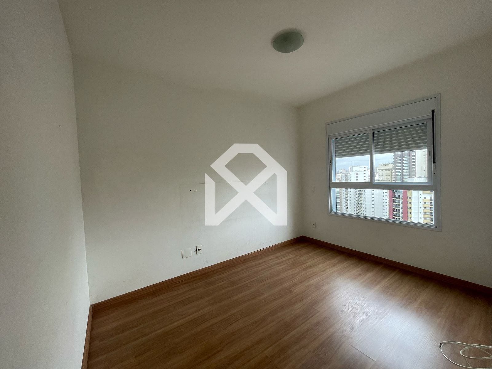 Apartamento para alugar com 2 quartos, 77m² - Foto 13