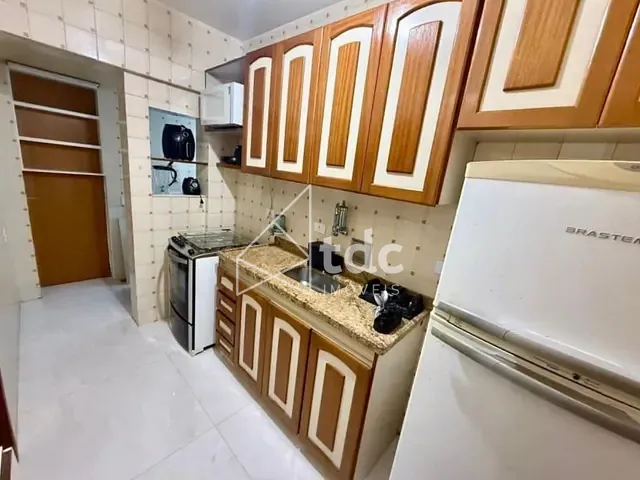 Apartamento com 75m² 2 quartos e 2 banheiros, para alugar, no bairro Copacabana em Rio de Janeiro